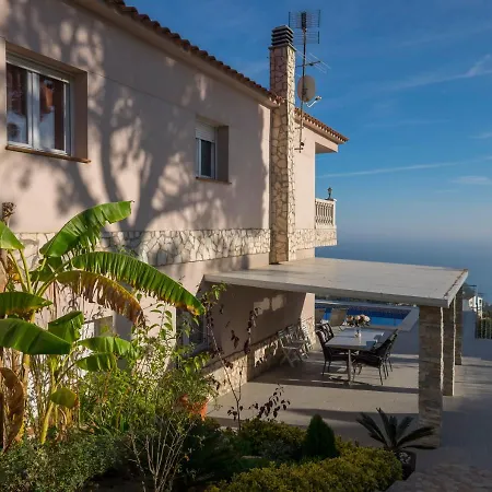160717 - Gran Casa En Lloret De 9 Pers 5 Dormitorios Con Terraza Y Piscina Privada. Lloret de Mar