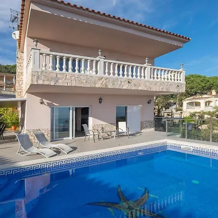 160717 - Gran Casa En Lloret De 9 Pers 5 Dormitorios Con Terraza Y Piscina Privada.