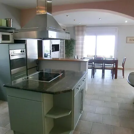 וילה 160717 - Gran Casa En Lloret De 9 Pers 5 Dormitorios Con Terraza Y Piscina Privada. *
