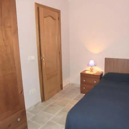 וילה 160717 - Gran Casa En Lloret De 9 Pers 5 Dormitorios Con Terraza Y Piscina Privada. יורט דה מאר