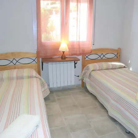 160717 - Gran Casa En Lloret De 9 Pers 5 Dormitorios Con Terraza Y Piscina Privada.