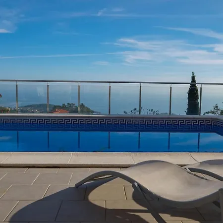 Villa 160717 - Gran Casa En Lloret De 9 Pers 5 Dormitorios Con Terraza Y Piscina Privada. Lloret de Mar